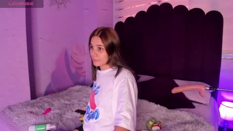 Snapshot of bellaa_becca chatting on 12/29/24, 06:49 Bella Becca online show from 12/29/24, 06:49