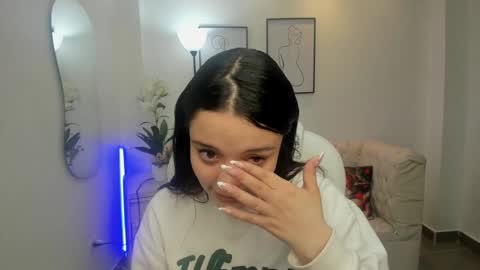  Bella Hadid  online show from 12/27/24, 11:28