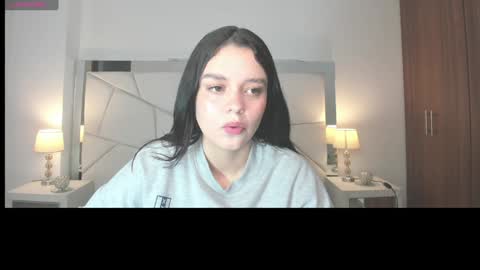  Bella Hadid  online show from 01/03/25, 04:16
