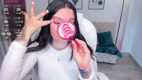  Bella Hadid  online show from 02/05/25, 02:26