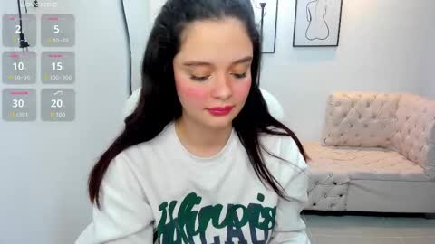  Bella Hadid  online show from 02/11/25, 02:35
