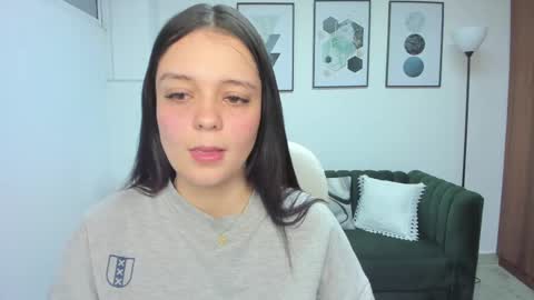  Bella Hadid  online show from 02/13/25, 11:28