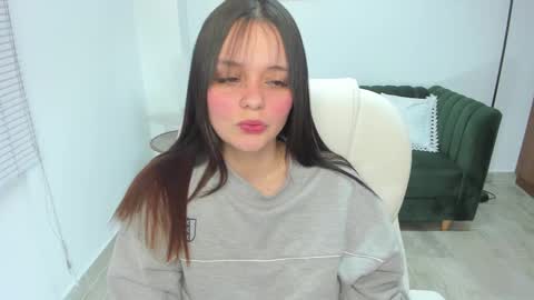  Bella Hadid  online show from 02/13/25, 02:31