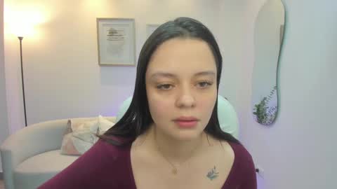  Bella Hadid  online show from 02/20/25, 11:09