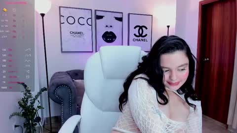  Bella Hadid  online show from 02/25/25, 02:11