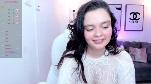  Bella Hadid  online show from 02/25/25, 05:15