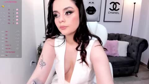  Bella Hadid  online show from 03/11/25, 03:45