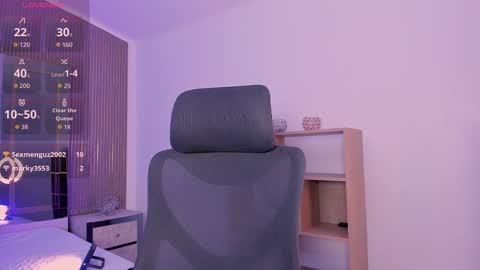 bellaastorm online show from 10/31/25, 09:16