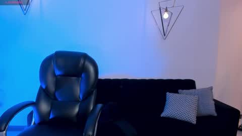 Snapshot of bellacarteer_ chatting on 11/04/25, 11:42 Bella C online show from 11/04/25, 11:42