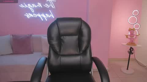 Snapshot of bellacarteer_ chatting on 11/08/25, 07:45 Bella C online show from 11/08/25, 07:45