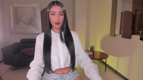 Snapshot of bellacarteer_ chatting on 11/10/25, 08:08 Bella C online show from 11/10/25, 08:08