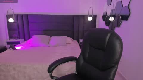 Snapshot of bellacarteer_ chatting on 11/16/25, 06:02 Bella C online show from 11/16/25, 06:02