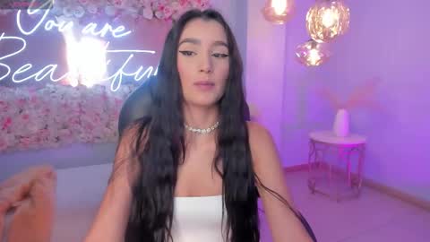 Snapshot of bellacarteer_ chatting on 12/02/25, 12:10 Bella C online show from 12/02/25, 12:10