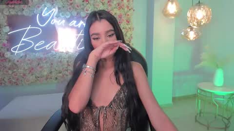 Snapshot of bellacarteer_ chatting on 12/03/25, 12:03 Bella C online show from 12/03/25, 12:03