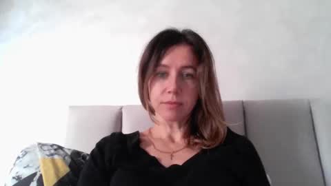 Snapshot of bellacharm_25 chatting on 10/27/25, 09:24 bellacharm_25 online show from 10/27/25, 09:24