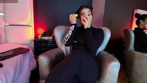 Bella online show from 06/05/26, 02:01