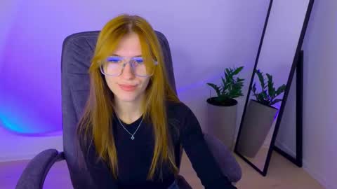 BellaFoxi online show from 09/30/25, 11:37