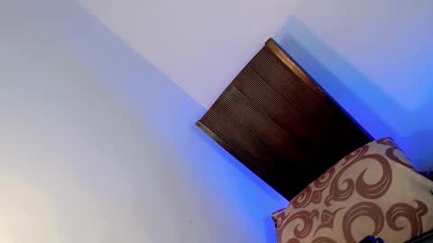 Bella rowt online show from 11/12/25, 02:45