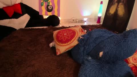 Bella online show from 12/14/24, 12:44