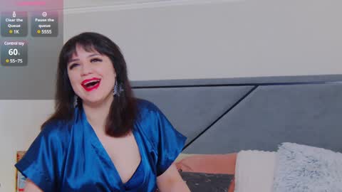 Snapshot of bellahillss chatting on 01/02/25, 08:06 BellaHillss online show from 01/02/25, 08:06