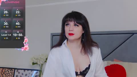 Snapshot of bellahillss chatting on 01/23/25, 08:04 BellaHillss online show from 01/23/25, 08:04