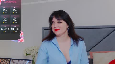 Snapshot of bellahillss chatting on 01/27/25, 08:07 BellaHillss online show from 01/27/25, 08:07