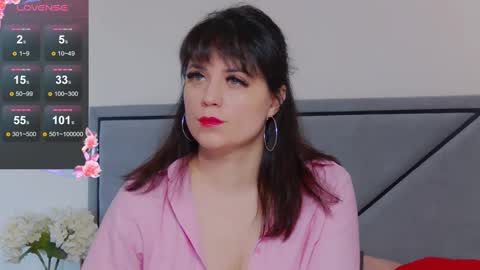 Snapshot of bellahillss chatting on 03/10/25, 08:04 BellaHillss online show from 03/10/25, 08:04