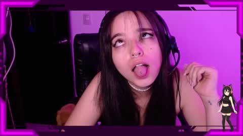 Bella Monteluna online show from 10/28/25, 01:31