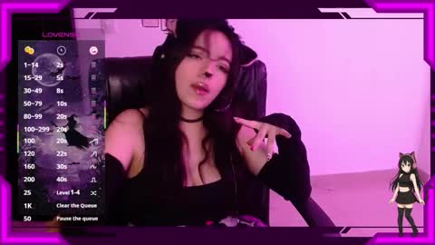 Bella Monteluna online show from 10/31/25, 03:35