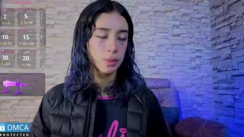 Snapshot of bellaodisea chatting on 10/28/25, 07:27 online show from 10/28/25, 07:27