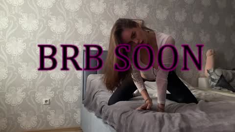 bellaparker_ online show from 01/31/25, 09:05