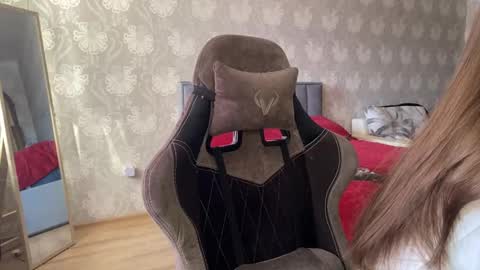 bellaparker_ online show from 02/24/25, 11:10