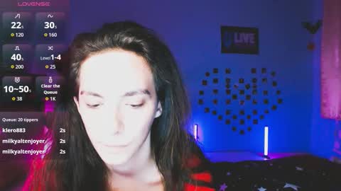 bellaqueen0701 online show from 11/19/25, 12:21