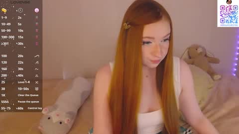 Snapshot of bellaqueenss chatting on 10/19/25, 10:05 Bella online show from 10/19/25, 10:05