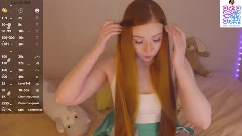 Snapshot of bellaqueenss chatting on 10/22/25, 10:15 Bella online show from 10/22/25, 10:15