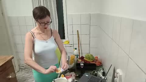 Emma online show from 06/12/26, 07:02