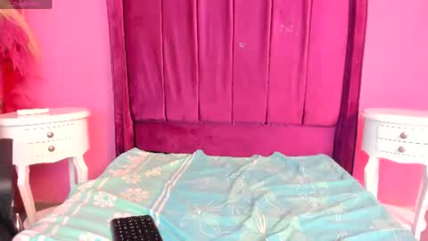 Snapshot of bellarousez chatting on 07/06/26, 03:03 Bella. online show from 07/06/26, 03:03