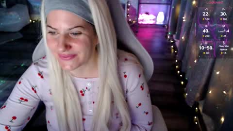 Snapshot of bellastar84 chatting on 03/05/26, 11:28 Starr40 online show from 03/05/26, 11:28