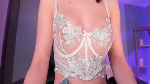 B E L L A  online show from 06/18/26, 12:09