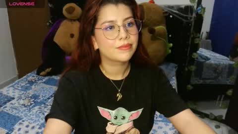 Snapshot of bellatrix_colen chatting on 10/24/25, 02:19 Aleja online show from 10/24/25, 02:19