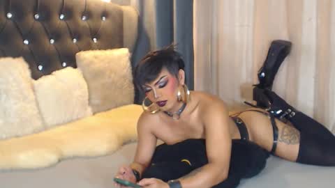 B E L L A T R I X online show from 10/04/25, 09:29