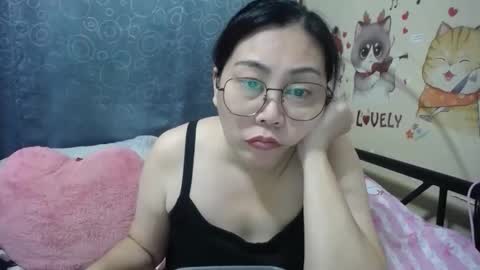 Snapshot of bellbabe chatting on 09/20/25, 11:28 Bella online show from 09/20/25, 11:28