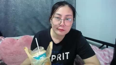 Snapshot of bellbabe chatting on 10/17/25, 04:59 Bella online show from 10/17/25, 04:59