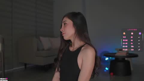 Belle Adrienne  IG  online show from 08/06/26, 10:50