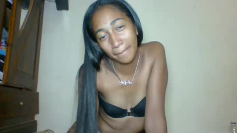 Snapshot of belle_annah chatting on 05/01/26, 01:43 belle_annah online show from 05/01/26, 01:43