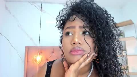 belle online show from 09/16/25, 10:22