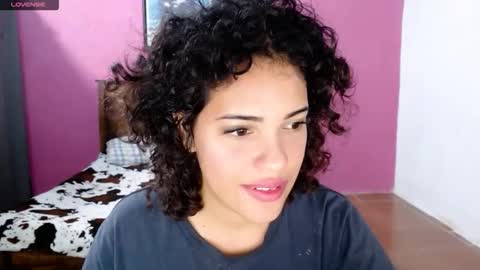 Snapshot of belle_katty000 chatting on 11/02/25, 06:32 SOFIA online show from 11/02/25, 06:32