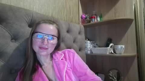 Amelia online show from 10/21/25, 05:35