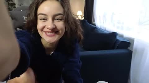 Snapshot of bellewild757 chatting on 10/03/25, 04:53 BelleWild online show from 10/03/25, 04:53