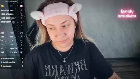 Your Annabelle Wolf  online show from 06/17/26, 05:03
